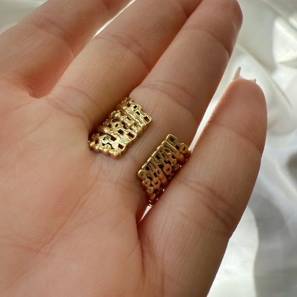 Sprial ring
Adjustable ring
Gold Plated Stainless Steel Ring - Picture 12 of 14